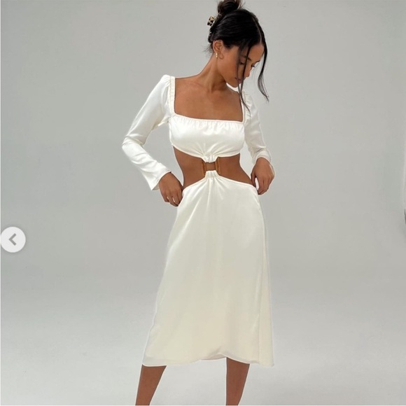 NWT We wore what white dress Cut Out Midi in Whisper White size medium! - Picture 2 of 16